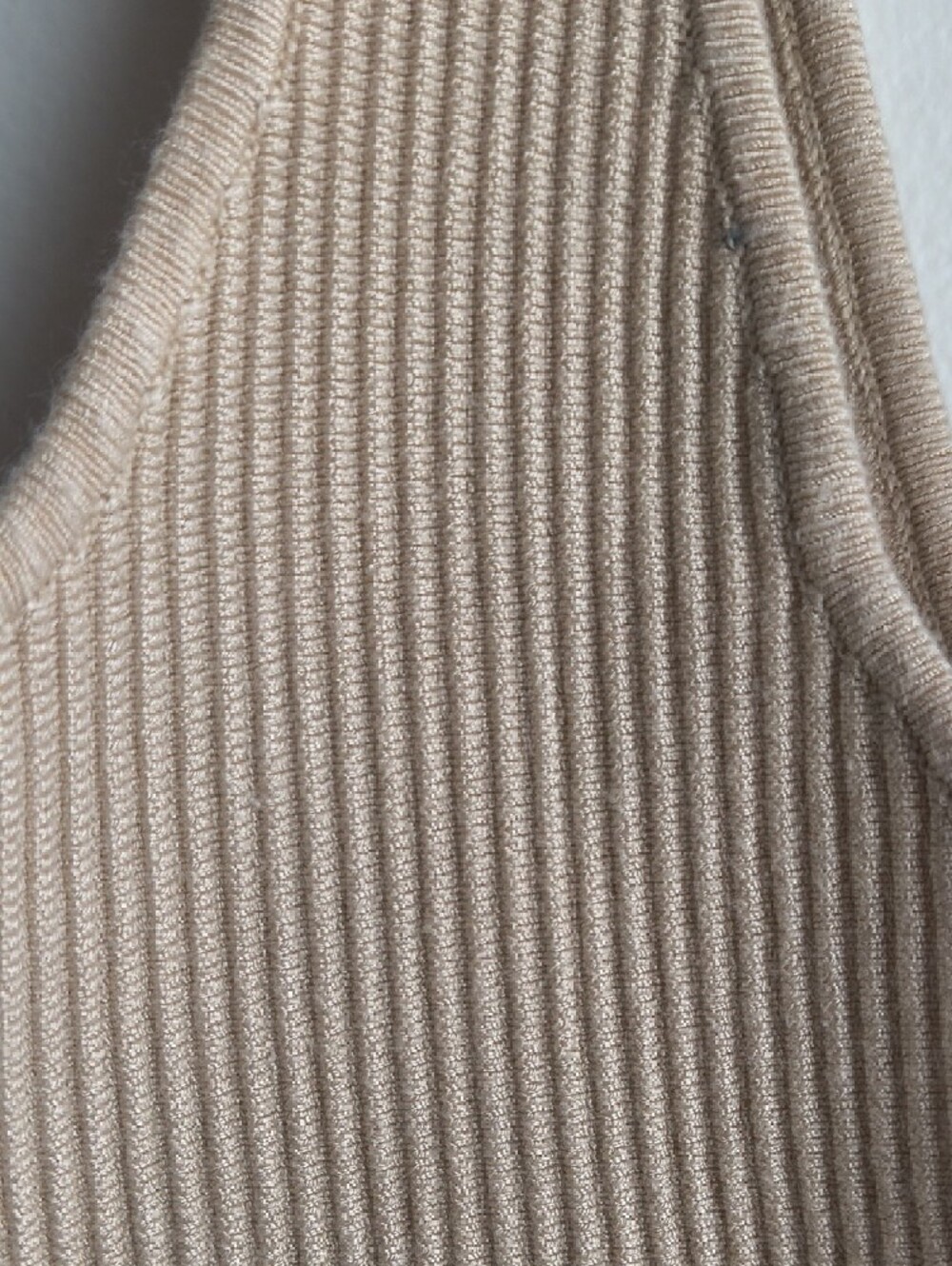 House of Harlow 1960 Ribbed Crop Top in Beige with Front Zip - Picture 2 of 6
